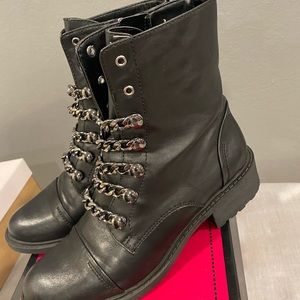 Black leather boots size 7.5